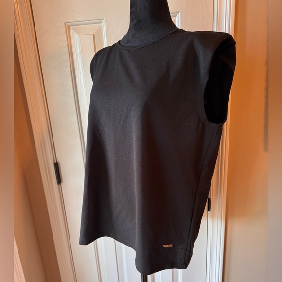 Nine West Black Muscle Top with faux gold chain accenting the back NWT - Picture 11 of 11